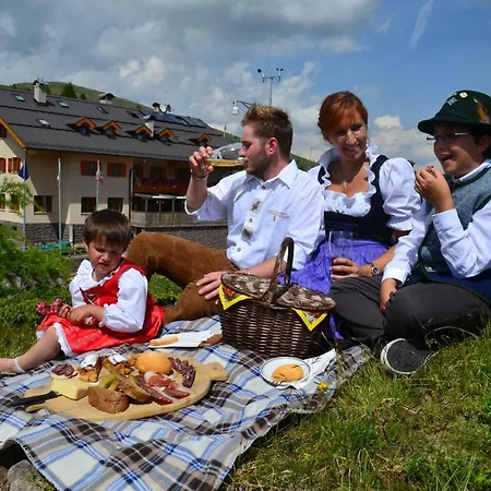Bed & Breakfast Rifugio Capanna Passo Valles Falcade