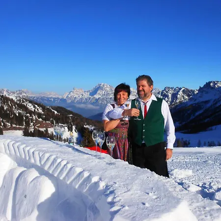 Rifugio Capanna Passo Valles פלקאדה