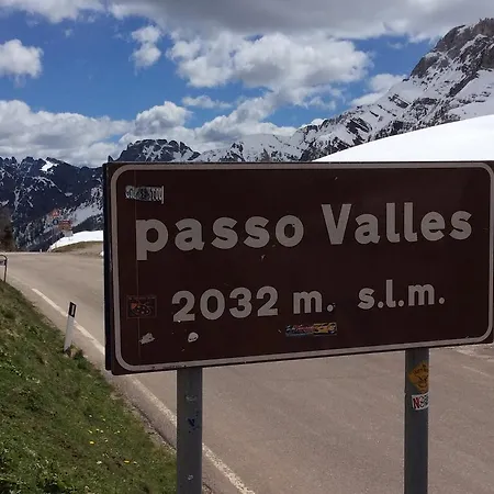 Rifugio Capanna Passo Valles