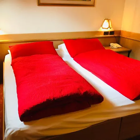 Rifugio Capanna Passo Valles *