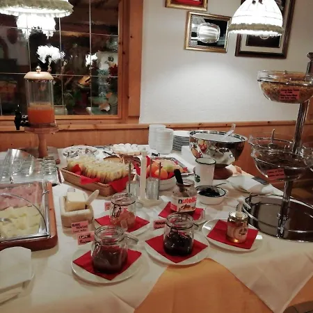 Rifugio Capanna Passo Valles Bed & Breakfast